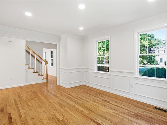 4th image of 4 Azalea Cir