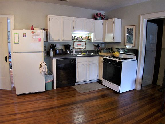 5th image of 3418 Cornell Pl Floor 3