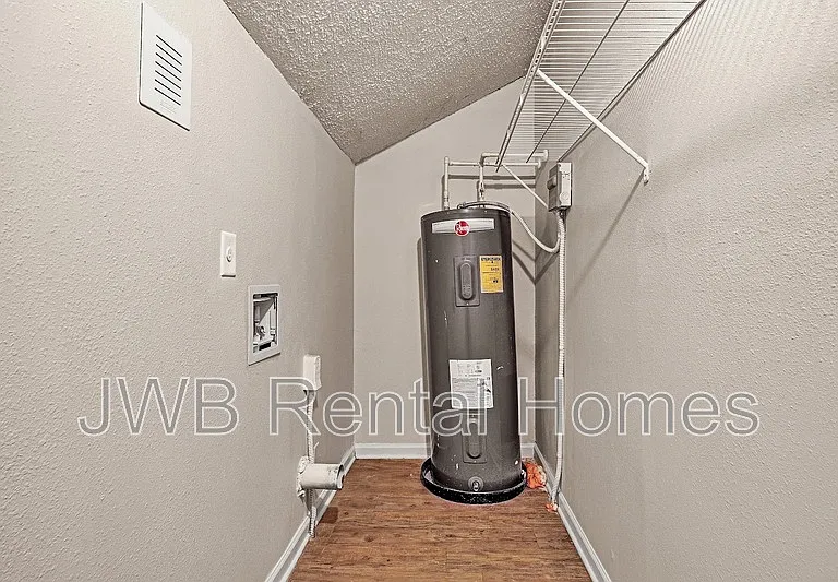 7823 Paul Jones Dr — Photo 14
