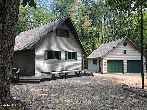 3rd image of 8920 Jenny Ln
