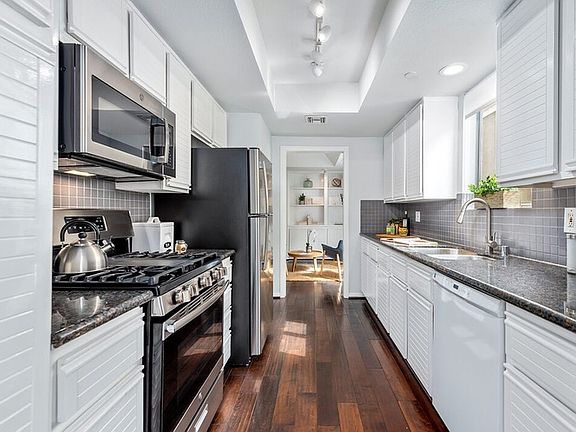 3rd image of 1914 Selby Ave #1914