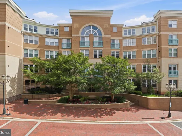 12001 Market St APT 177, Reston, VA 20190