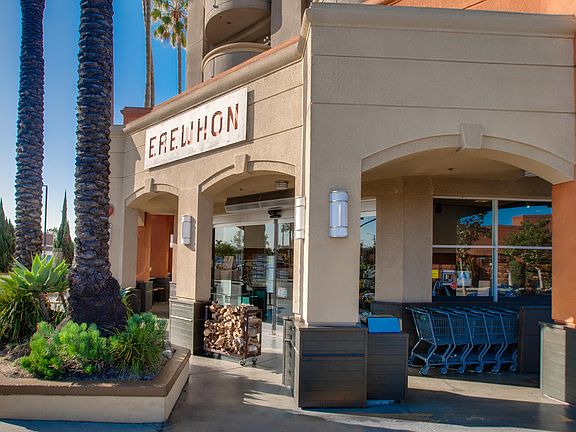 Enjoy Erewhon Organic Market at your community