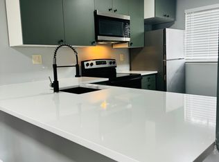 20 Scott Dr #20, Bloomfield, CT 06002