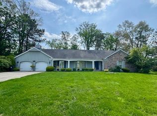 6348 Martin Dr, Willowbrook, IL