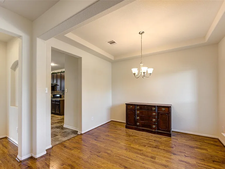 10907 Woodland Leaf Ln — Photo 6