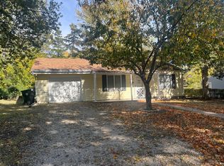 2512 SW Valley Brook Ln, Topeka, KS 66614