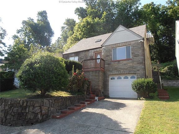 3rd image of 430 Forest Cir