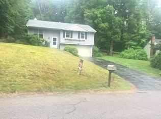 17 Robin Rd, Northbridge, MA 01534