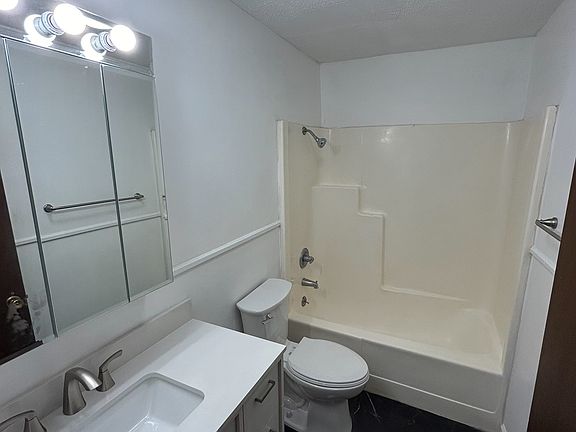 5th image of 1004 S College St