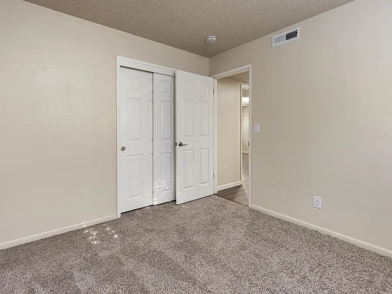 Walnut Tree Manor — Photo 16