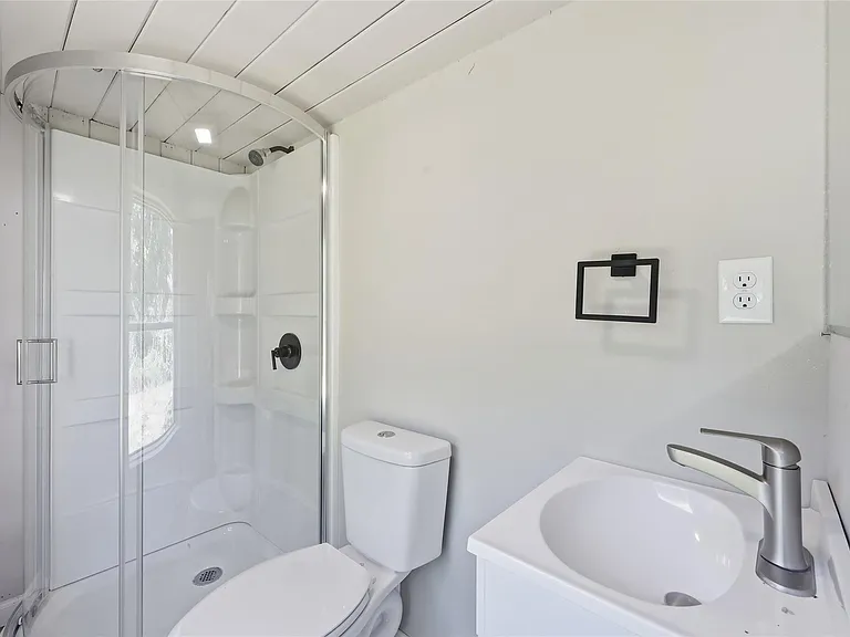2088 Pope St — Photo 11