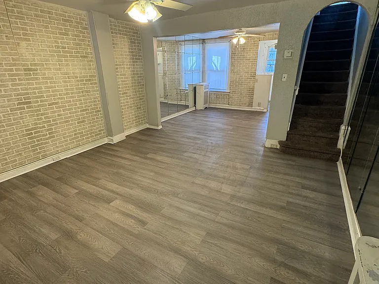 1142 E Woodlawn St — Photo 5