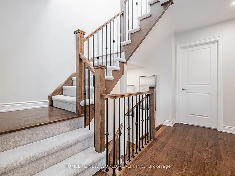 77 Glazebrook Dr — Photo 10