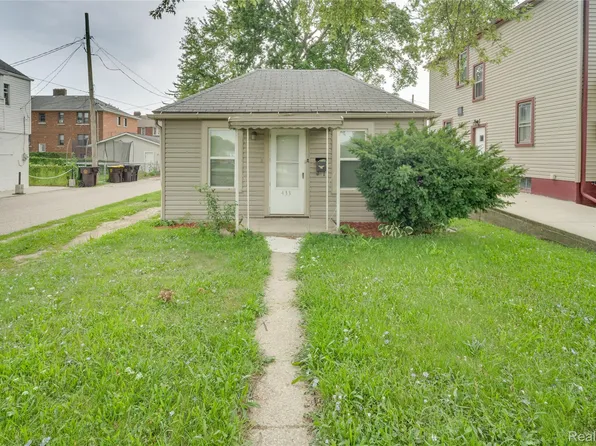 433 Atwood St, Trenton, MI 48183