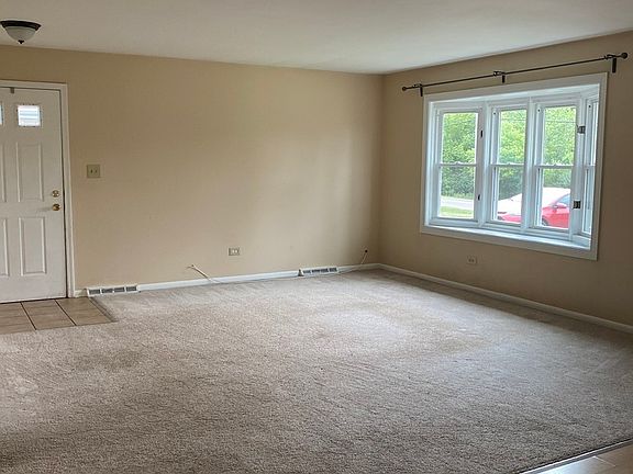5th image of 2618 Burlington Ave
