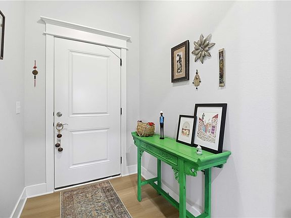 4th image of 108 Phyllis Farm Rd