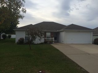 704 SW Hillside Ct, Grain Valley, MO 64029