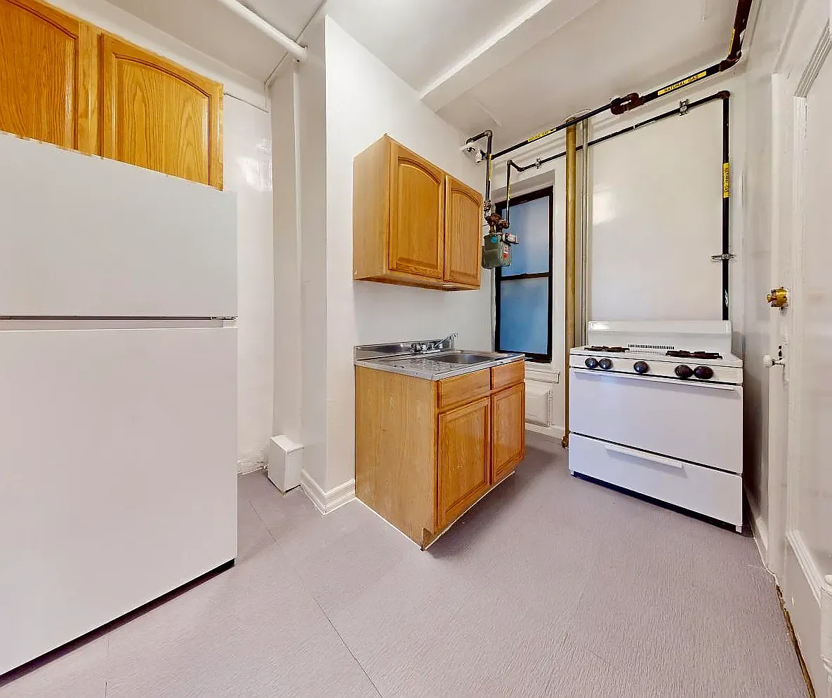 555 Edgecombe Avenue — Photo 3