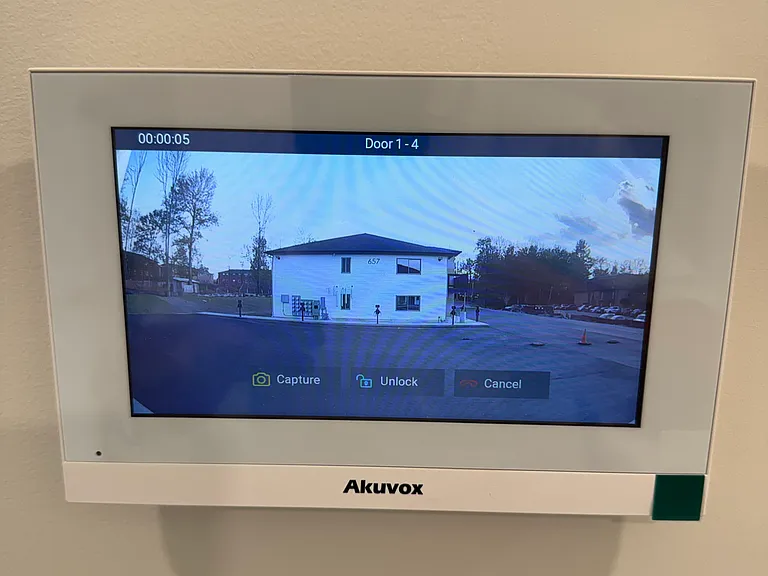661 W Broadway #3 — Photo 8