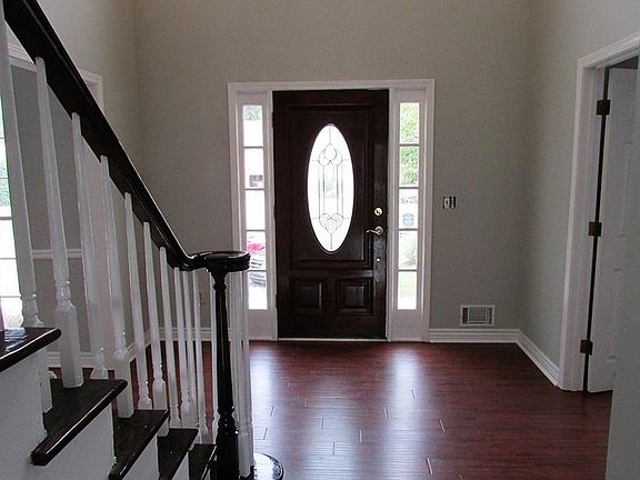 2nd image of 886 Almeda Cir