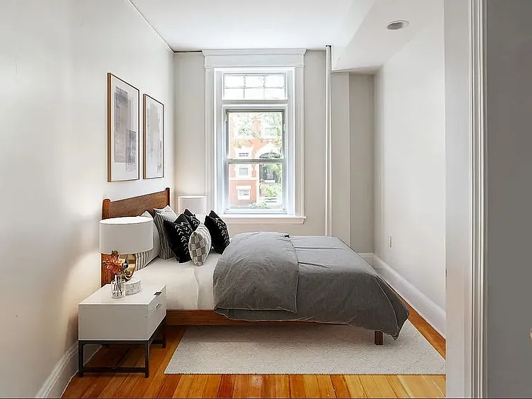 10 Strathmore Rd #3 — Photo 7