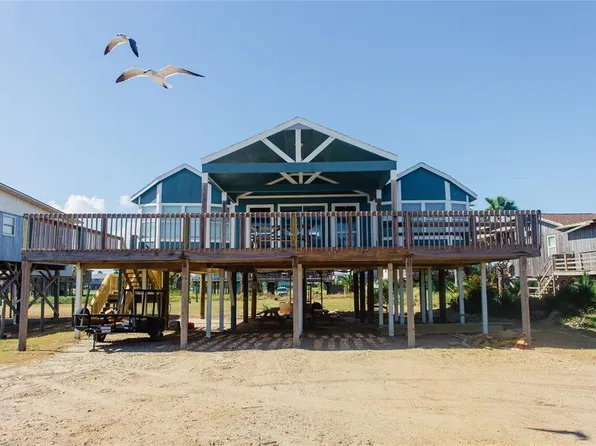 506 Beach Dr, Surfside Beach, TX 77541