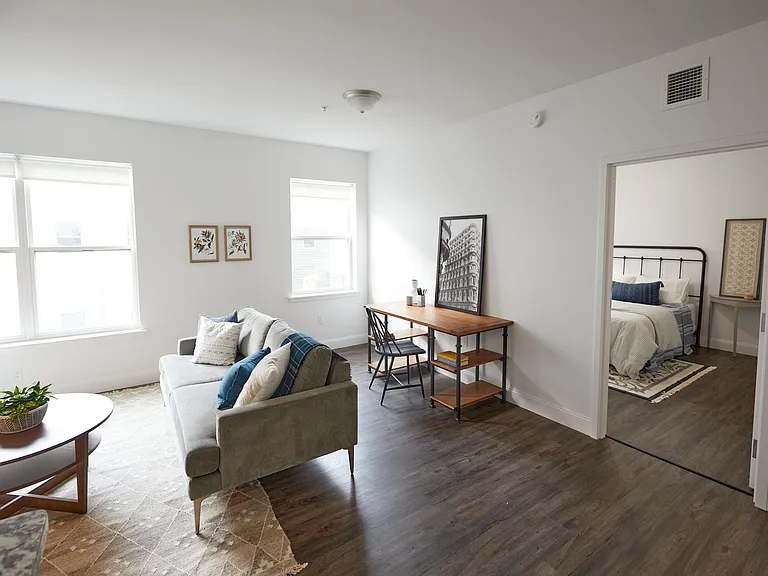 Large 1-Bedroom