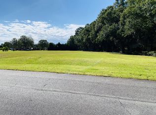 2 S Lakeshore Dr, Lakeland, GA 31635