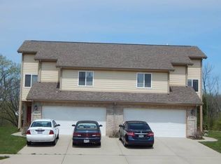2049 Pine Forest Dr, Miamisburg, OH 45342