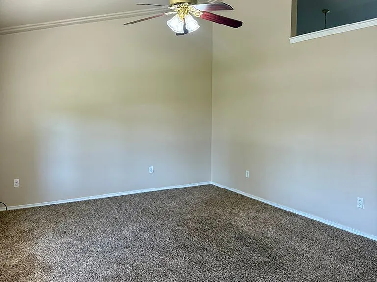 1001 E Missoula Ave — Photo 4
