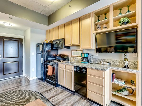 335 W 9th St UNIT 502