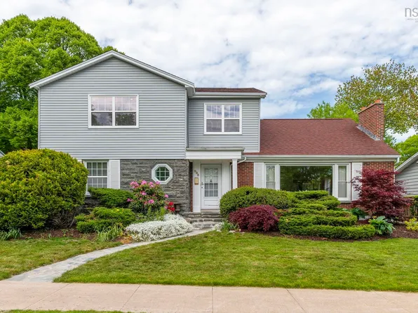 985 Beaufort Ave, Halifax, NS B3H 3X9