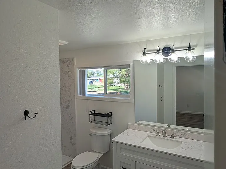 1420 Summers Ln — Photo 12