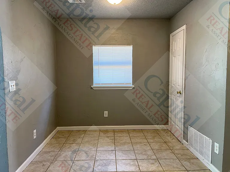 721 Lloyd Ave — Photo 8