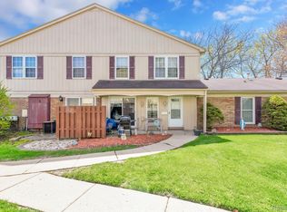 34302 Garfield Cir, Fraser, MI 48026