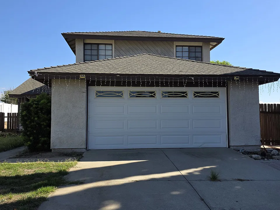 7647 Zircon Ave