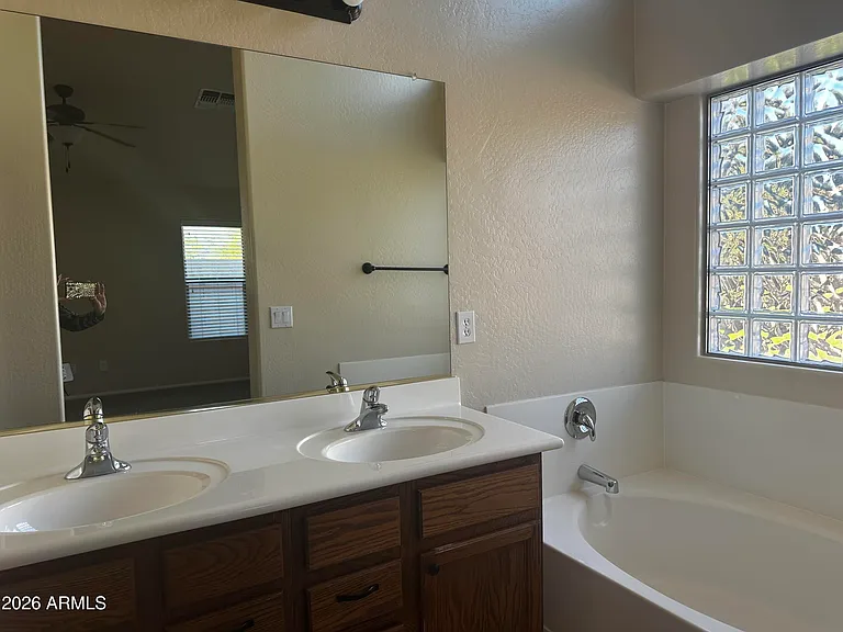1618 E Angeline Ave — Photo 12