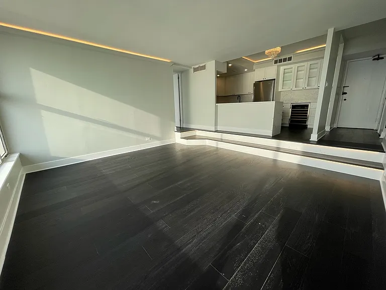 3200 N Lake Shore Dr #1510 — Photo 2