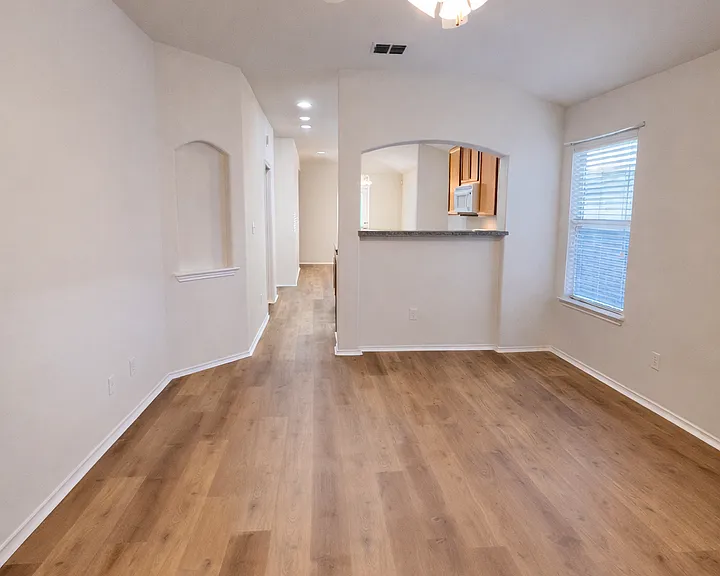 10354 Oakwood Crst — Photo 2
