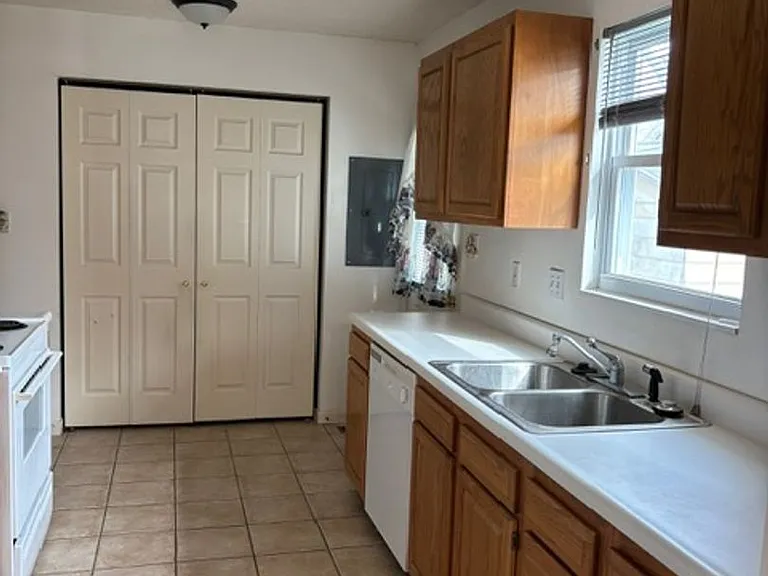 2818 S Villa Dr — Photo 5
