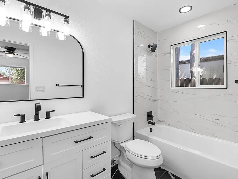 2640 Oneida St — Photo 21