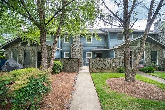 1st image of 30 Stonelake Dr