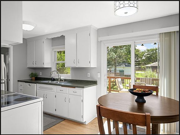 4th image of 5817 Pearson Dr