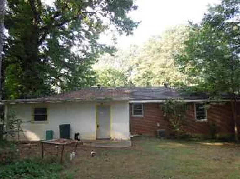 2nd image of 379 Patricia Ave SW