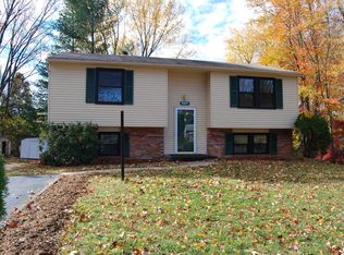 9207 Honey Creeper Ct, Burke, VA 22015