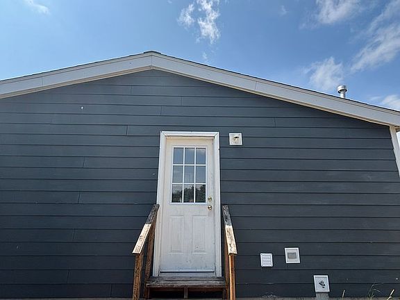 2nd image of 221 Silver Maple Dr
