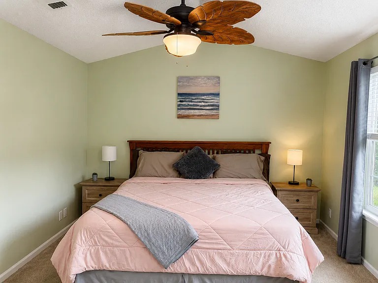 102 Summer Dr — Photo 25
