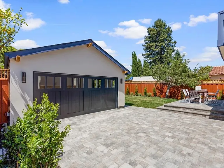 358 Iris St — Photo 29