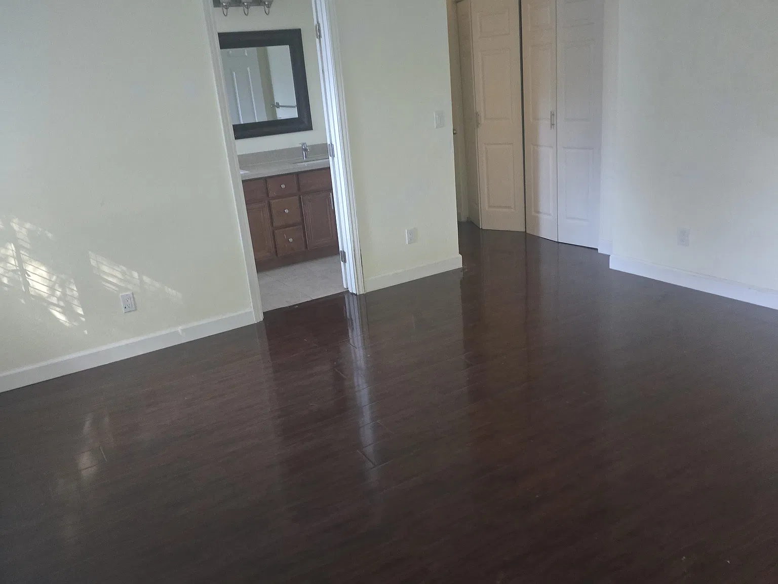 3 bed, 2415 sqft, $1,100 — Photo 4